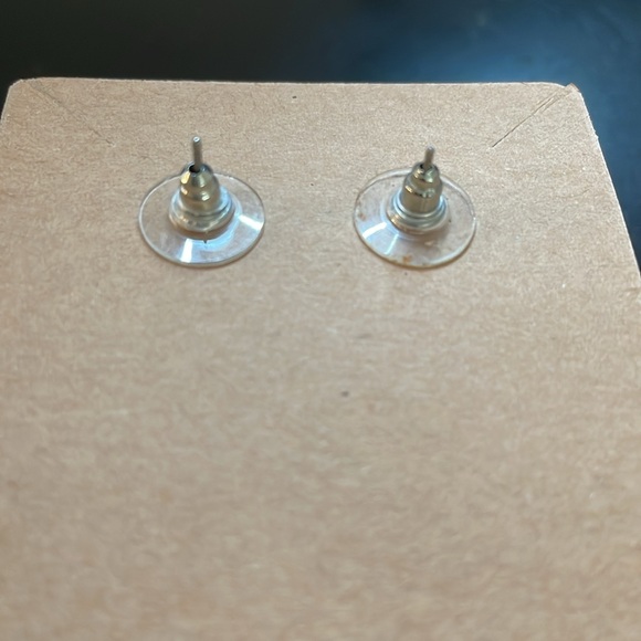 Pink iridescent gemstone earrings with gold color - Picture 3 of 3